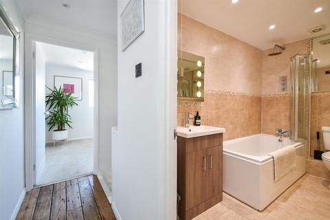 6 Becket Close, Hastings, TN34 3UE
