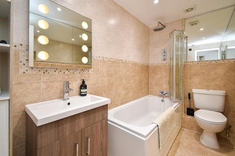6 Becket Close, Hastings, TN34 3UE