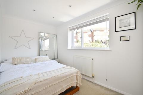 6 Becket Close, Hastings, TN34 3UE