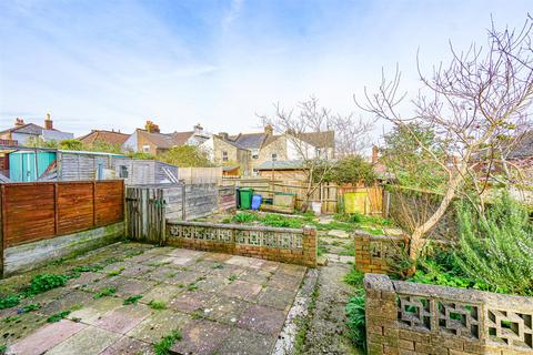 3 bedroom end of terrace house for sale, Willingdon Close, St. Leonards-On-Sea