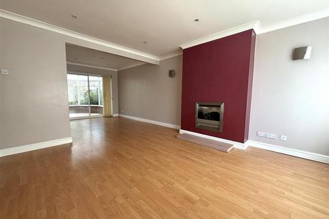 13 Avon Drive, Bedford, MK41 7AE
