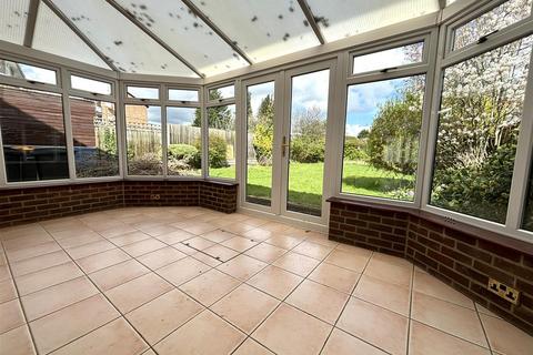 13 Avon Drive, Bedford, MK41 7AE