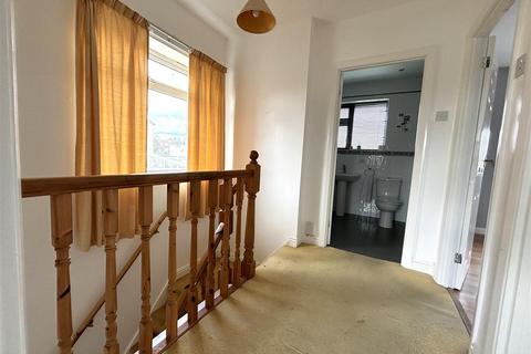 13 Avon Drive, Bedford, MK41 7AE