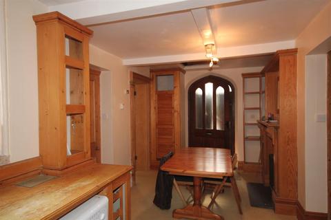 2 bedroom flat to rent, New Dover Road, Canterbury
