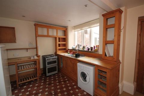 2 bedroom flat to rent, New Dover Road, Canterbury