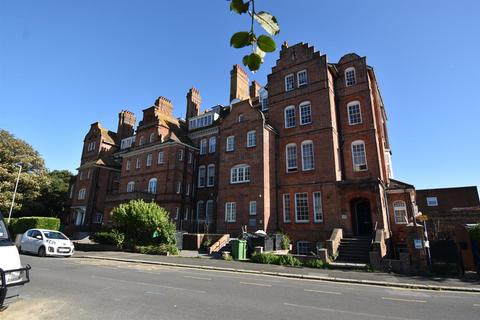 2 bedroom flat for sale, Pevensey Road, St. Leonards-On-Sea