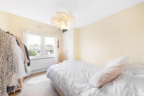 2 bedroom flat to rent, Sandmere Road, SW4