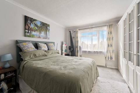 55 Bradstock Road, Epsom, KT17 2LE