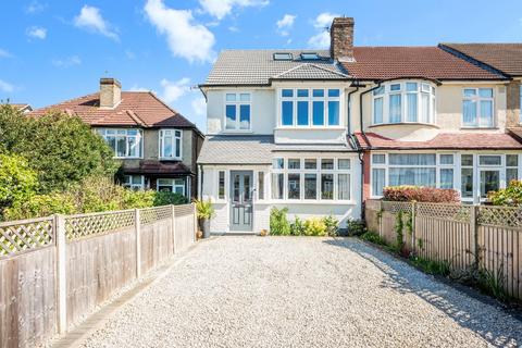 45 Ardrossan Gardens, Worcester Park, KT4 7AX