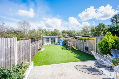 45 Ardrossan Gardens, Worcester Park, KT4 7AX
