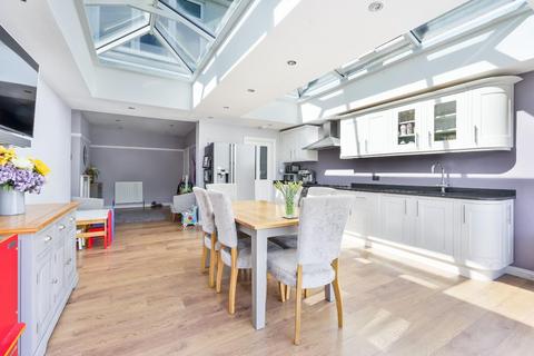 45 Ardrossan Gardens, Worcester Park, KT4 7AX