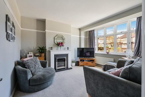 45 Ardrossan Gardens, Worcester Park, KT4 7AX