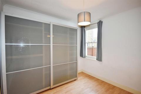 1 bedroom flat for sale, Mafeking Avenue, Brentford