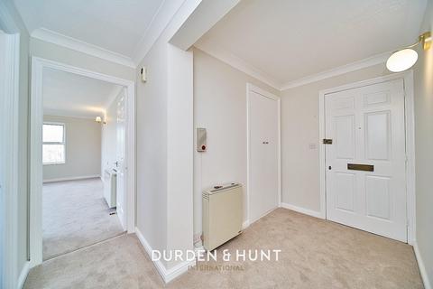 2 bedroom retirement property for sale, Palmerston Road, Buckhurst Hill, IG9