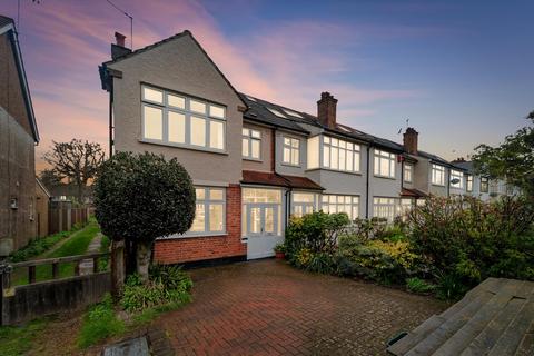5 bedroom end of terrace house for sale, Queen Anne Avenue, Bromley, BR2