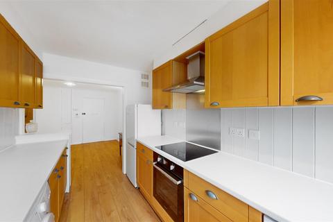 2 bedroom apartment to rent, Church Lane, Loughton IG10