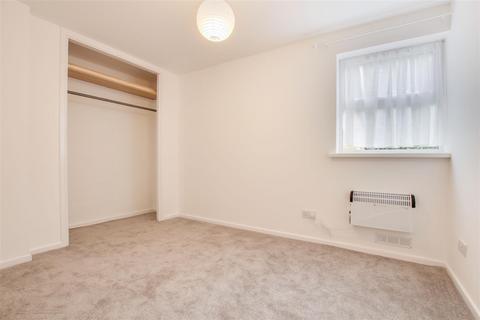 1 bedroom flat to rent, Smarts Green, Waltham Cross EN7