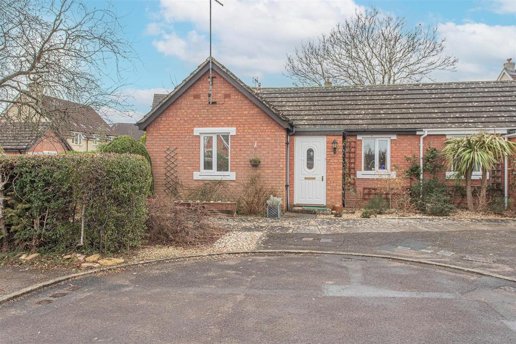 Cottle Mead, Corsham 1 bed semidetached bungalow for sale £285,000