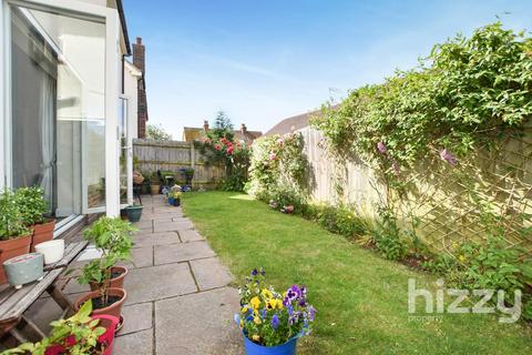 3 bedroom detached house for sale, Bradfield Avenue, Hadleigh IP7