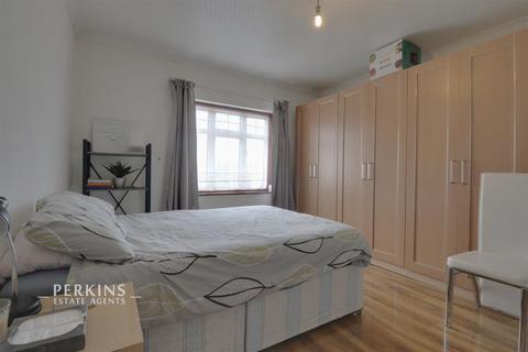 51 Garrick Road, Greenford, UB6 9HU