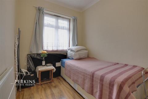 51 Garrick Road, Greenford, UB6 9HU