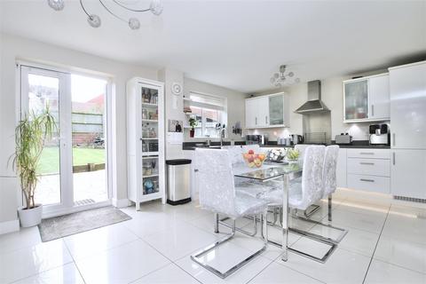 10 Alnwick Way, Grantham, NG31 8UJ