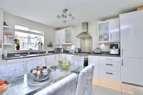 10 Alnwick Way, Grantham, NG31 8UJ