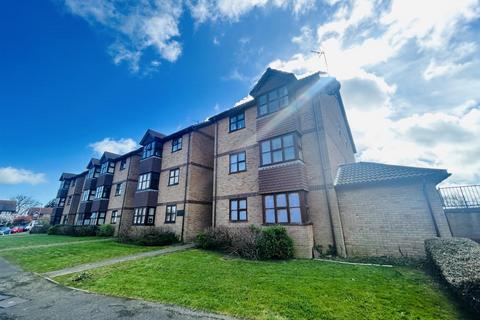 1 bedroom flat for sale, Snowdon Close, Eastbourne BN23