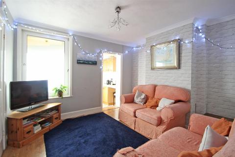 4 bedroom semi-detached house for sale, Adelaide Grove, East Cowes
