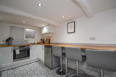 2 Benson Row, Penrith, CA11 7YN