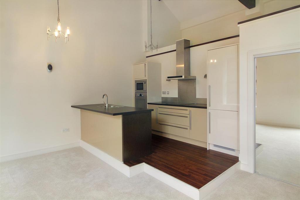 The Park, Kirkburton, Huddersfield... 2 bed apartment to rent £825 pcm (£190 pw)