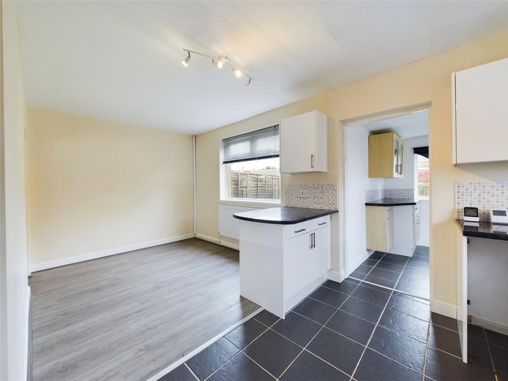 Graham Road, Kirk Sandall, Doncaster... 3 bed semidetached house for