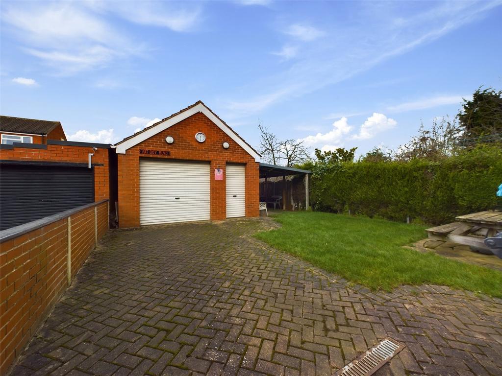 Garage / Workshop