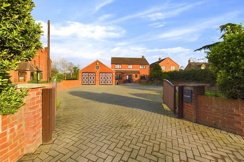 4 bedroom detached house for sale, Pinfold Lane, Fishlake, Doncaster, South Yorkshire, DN7