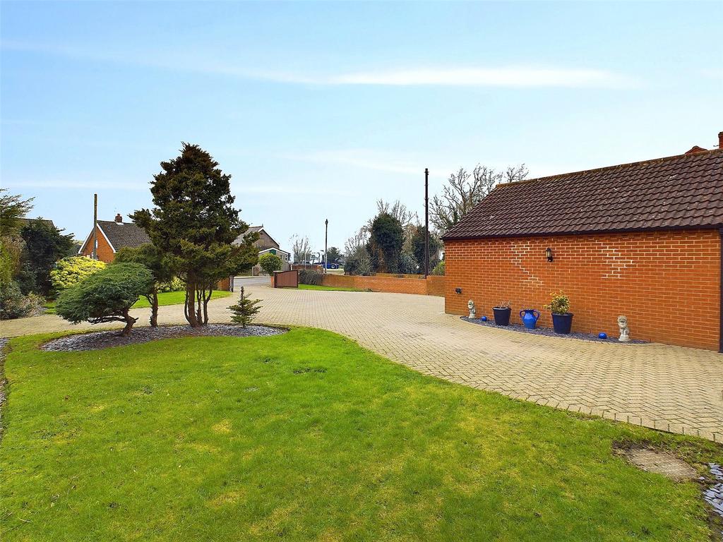 Garden/Driveway