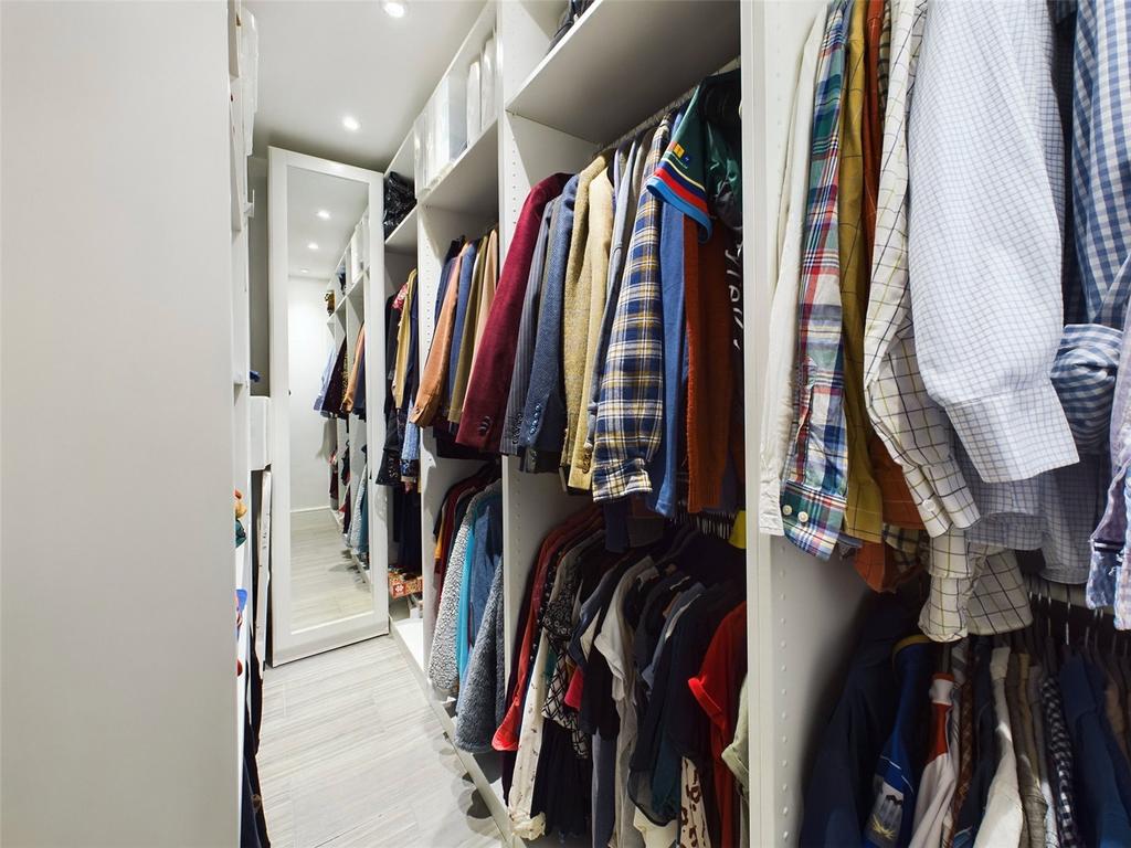 Walk-In Wardrobe