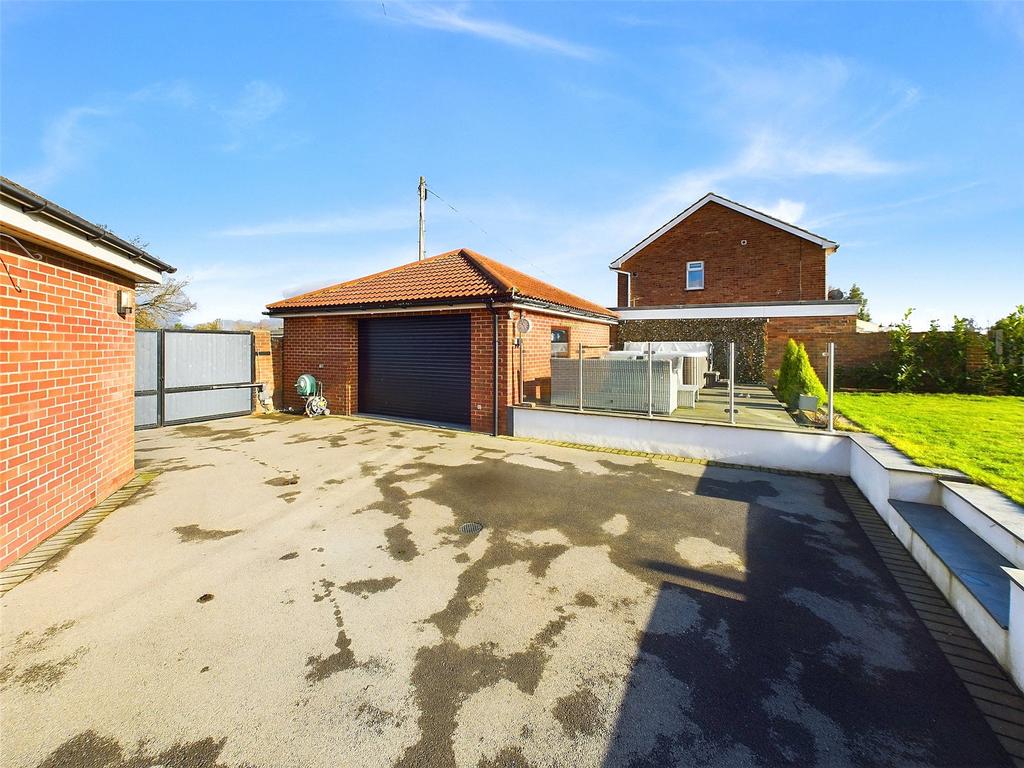 Detached Garage