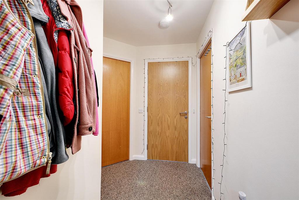 Hallway 2.jpeg