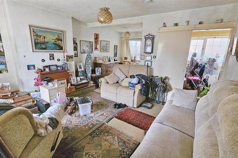 3 bedroom semi-detached house for sale, Devonshire Walk, Oadby