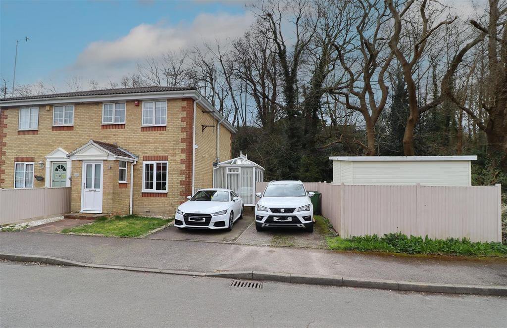 Stonehouse Drive, St. LeonardsOnSea 3 bed semidetached house to rent