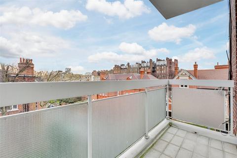 3 bedroom flat for sale, Kingfisher House, Melbury Road, W14