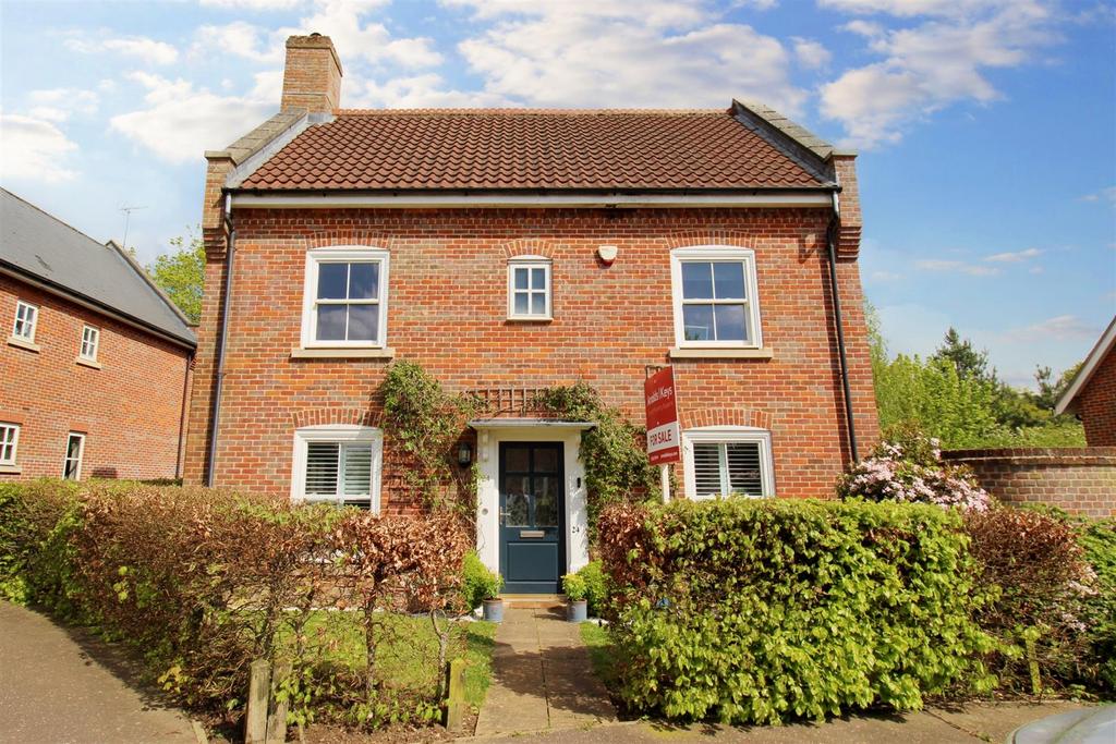St. Michaels Avenue, Aylsham, Norwich 3 bed link detached house for