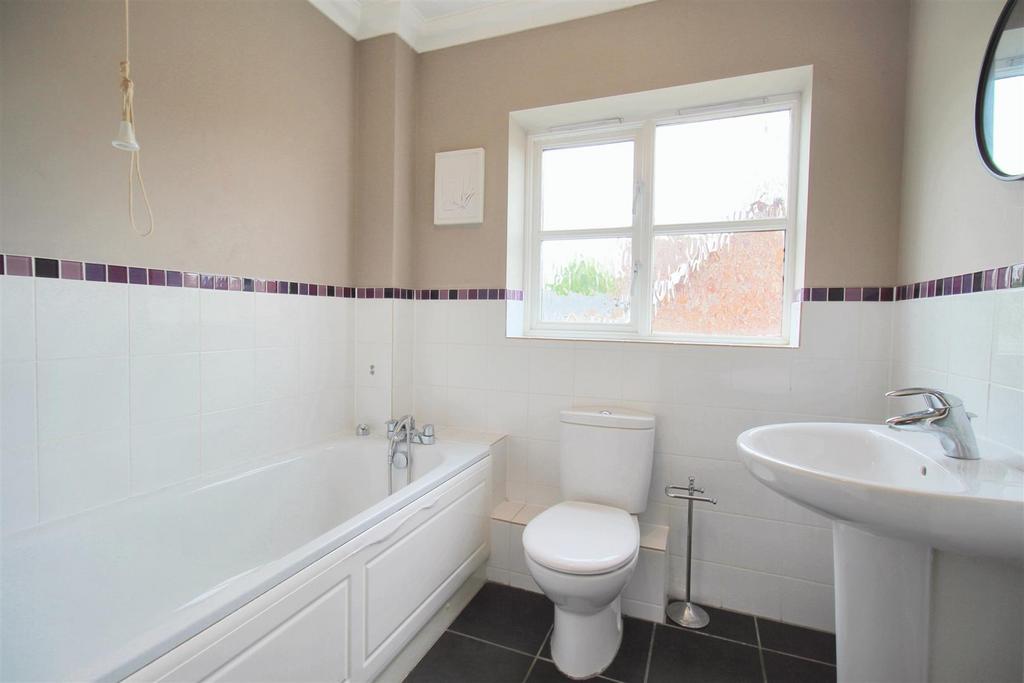St. Michaels Avenue, Aylsham, Norwich 3 bed link detached house for