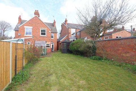 4 bedroom semi-detached house for sale, Hillgrove Crescent, Kidderminster, DY10