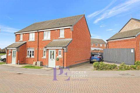 3 bedroom semi-detached house for sale, Kinross Way, Hinckley LE10