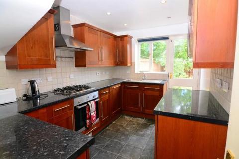 4 bedroom semi-detached house to rent, Telegraph Place, London