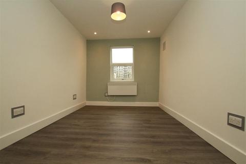 2 bedroom apartment to rent, Genotin Terrace, Enfield