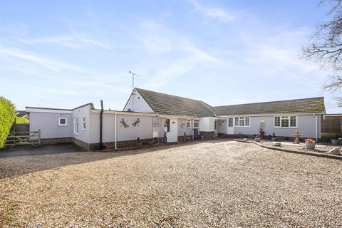 5 bedroom detached bungalow for sale, Tyne Close, Worthing
