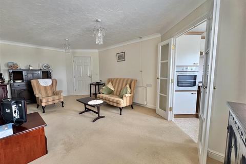 1 bedroom retirement property for sale, Maxime Court, Sketty, Swansea