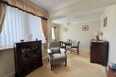 1 bedroom retirement property for sale, Maxime Court, Sketty, Swansea